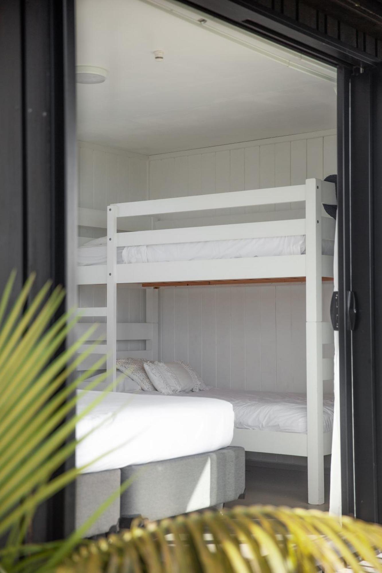 Hotel Aotearoa Surf Eco Pods Te Arai Esterno foto